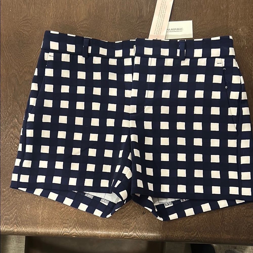 Banana Republic NWT Navy and White Gingham Shorts